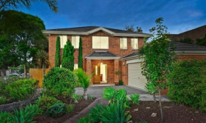 Sunny family home in Carnegie